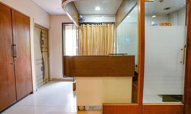 New Prabhu Sharan By Glitz Hotels ナビムンバイ エクステリア 写真