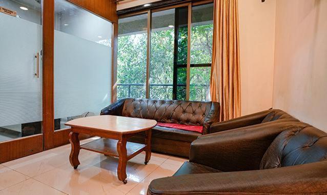 New Prabhu Sharan By Glitz Hotels ナビムンバイ エクステリア 写真